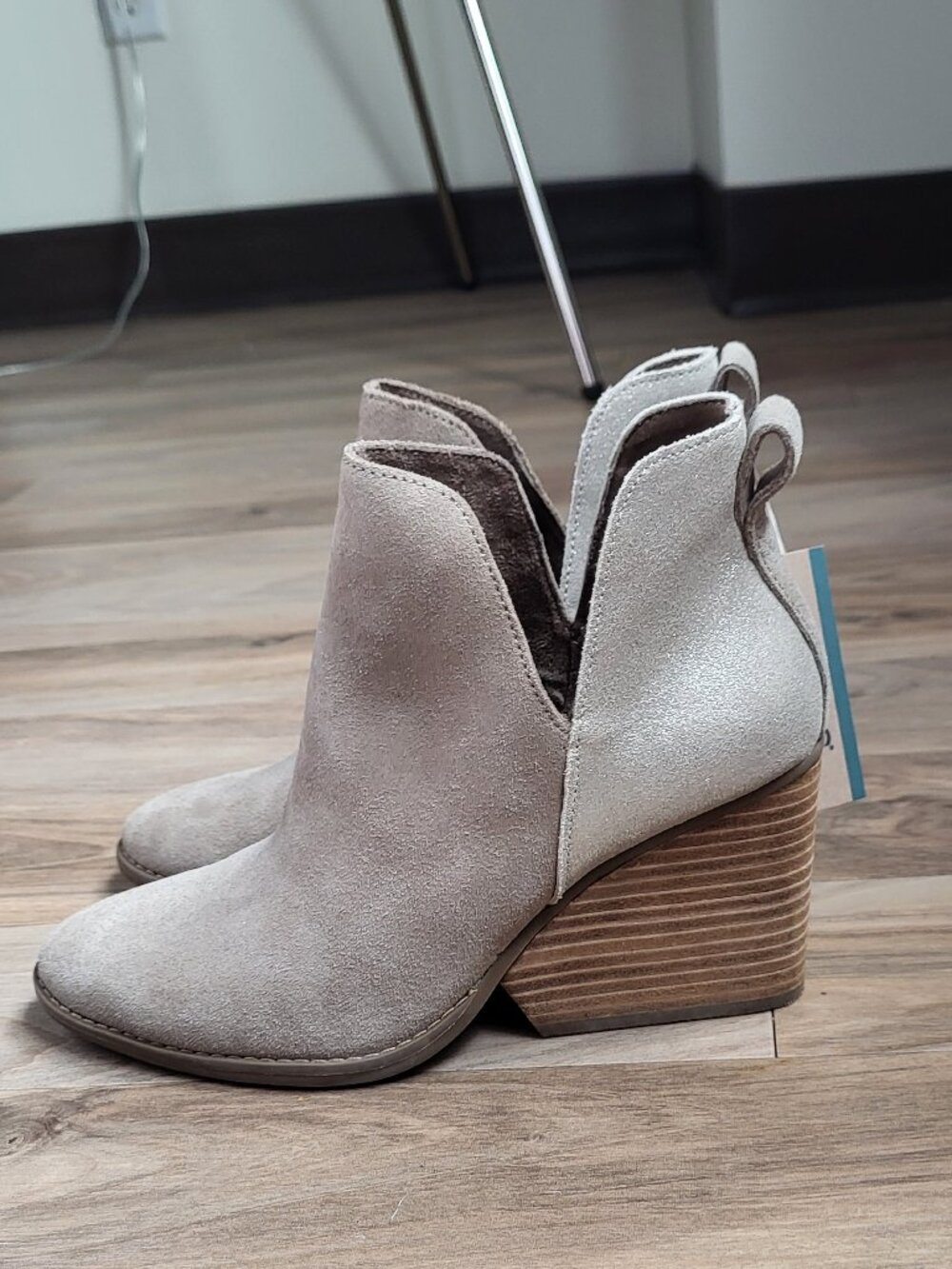 Tom's Eliza Suede Sculpted Wedge Booties Size 7 - Picture 9 of 12